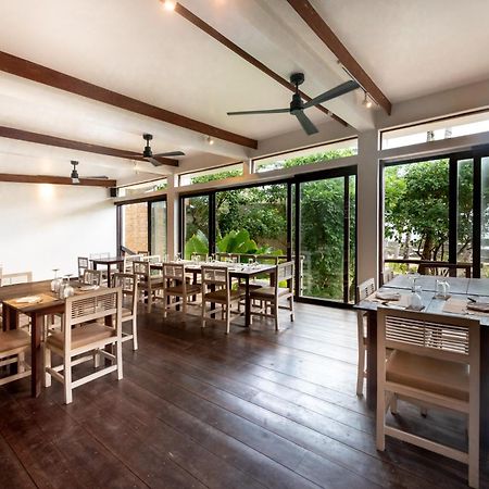 L'Osteria Luxe Beachfront B&B General Luna  Εξωτερικό φωτογραφία