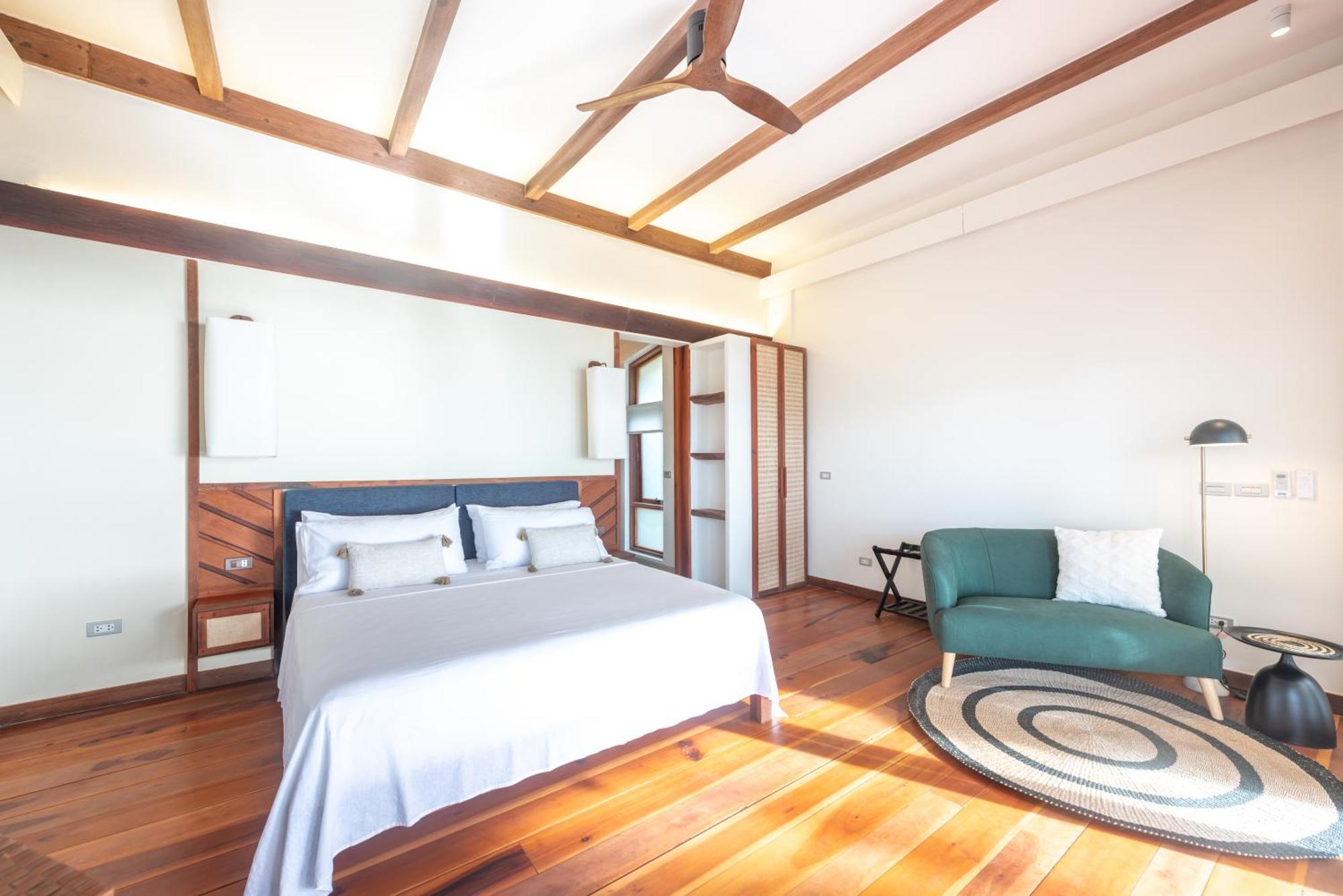 L'Osteria Luxe Beachfront B&B General Luna  Εξωτερικό φωτογραφία